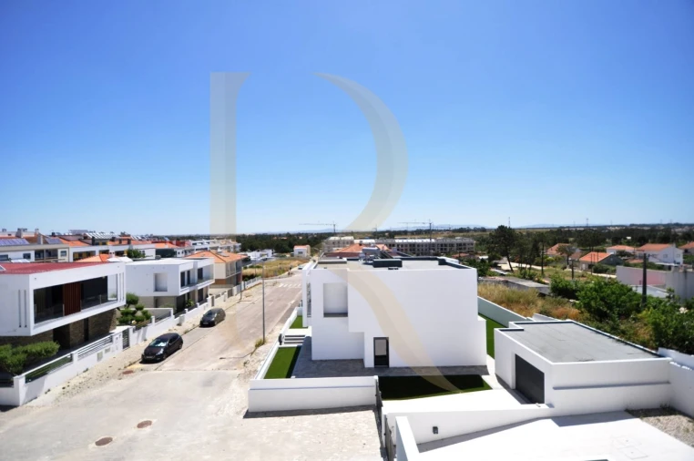 Moradia T5 para Venda em Corroios Foto 17