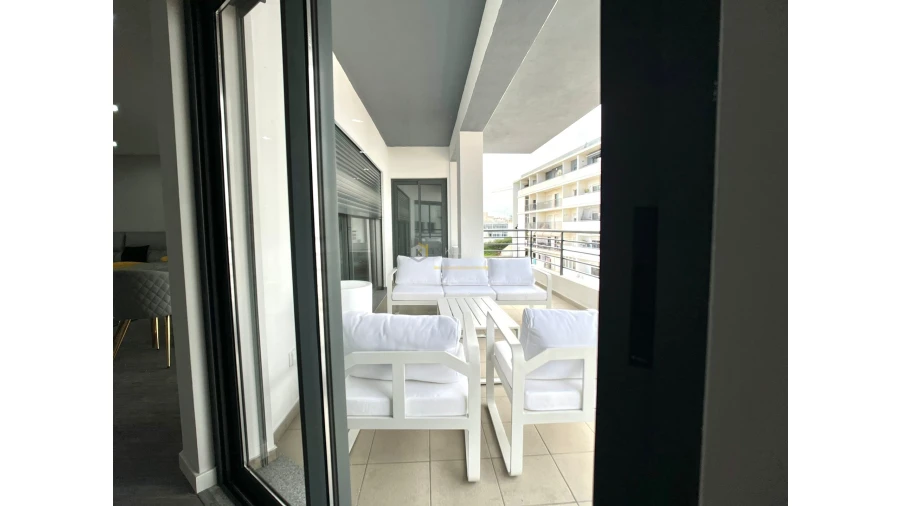 Apartamento T3 para Venda em Quelfes Foto 7