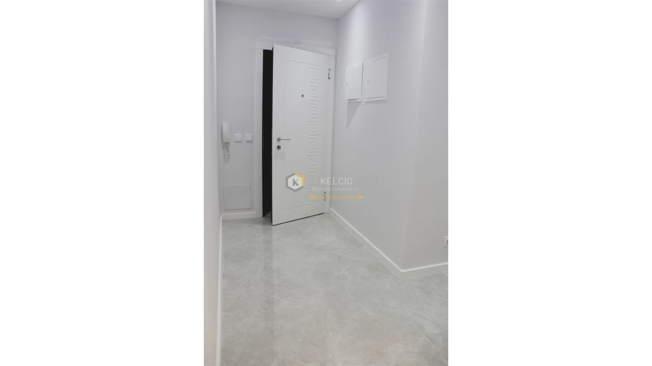 Apartamento T2 para Venda em Quarteira Foto 2