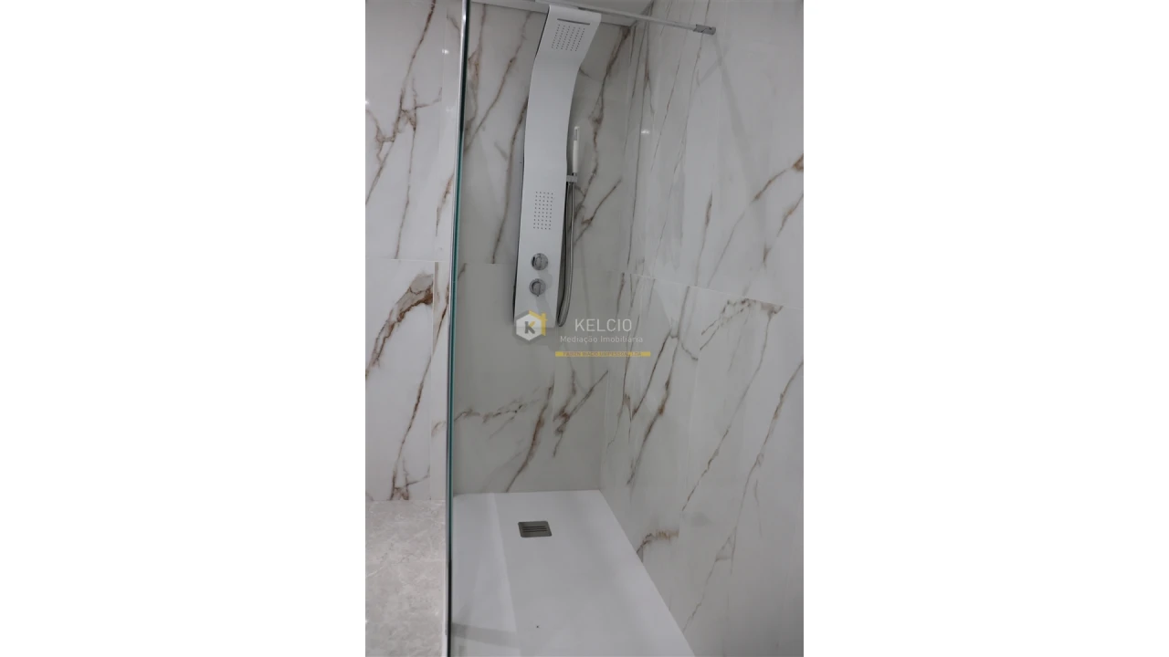 Apartamento T2 para Venda em Quarteira Foto 19