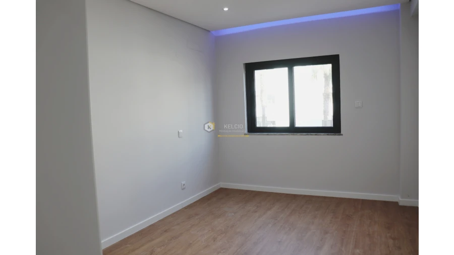 Apartamento T2 para Venda em Quarteira Foto 11