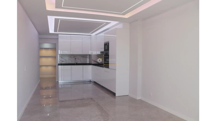 Apartamento T2 para Venda em Quarteira Foto 6