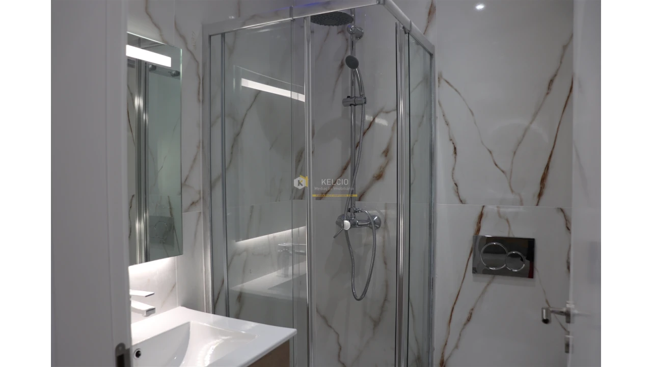 Apartamento T2 para Venda em Quarteira Foto 14