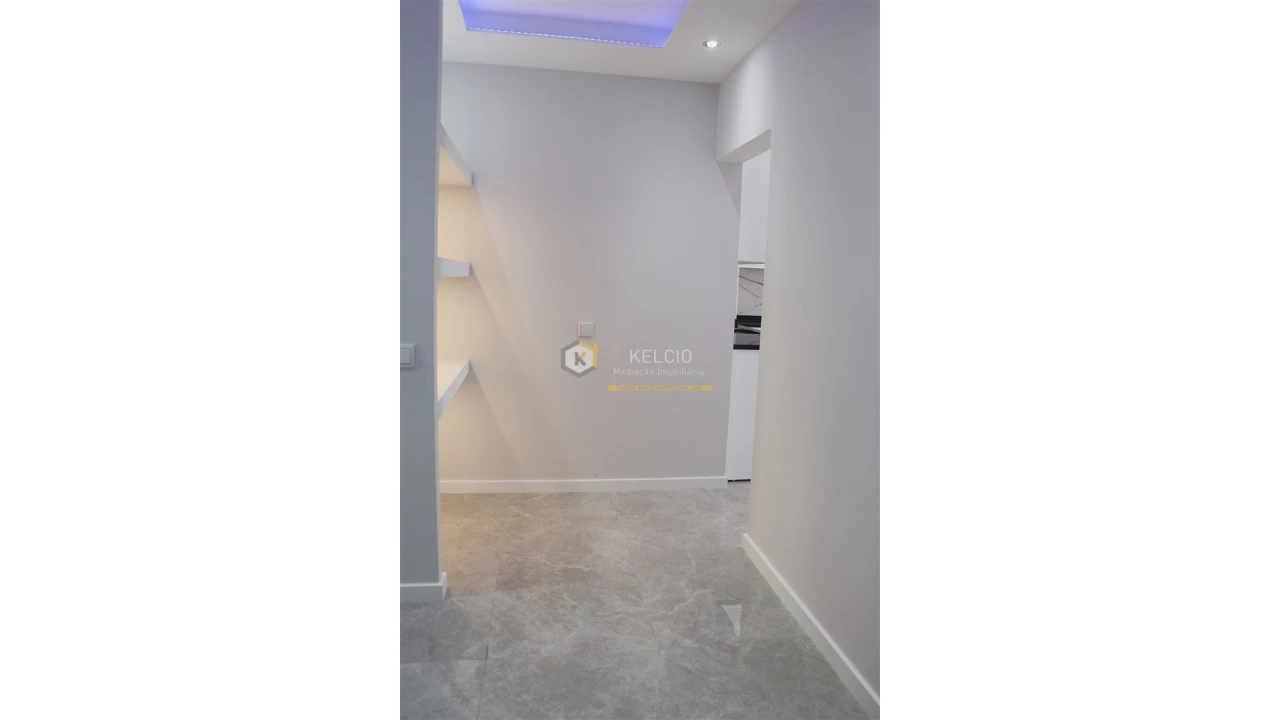 Apartamento T2 para Venda em Quarteira Foto 3