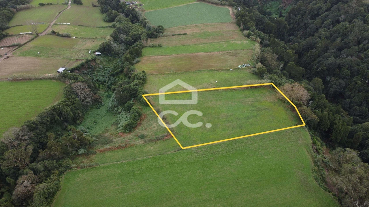 Terreno para Venda em Agua de Pau Foto 2