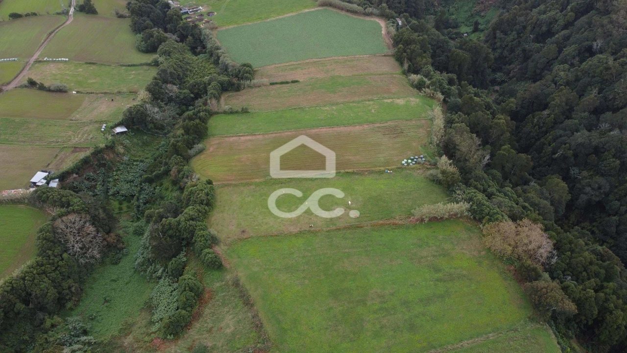 Terreno para Venda em Agua de Pau Foto 5