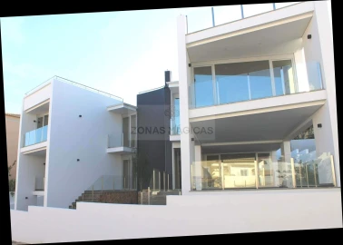 Moradia T4 para Venda em Lagos (São Sebastião e Santa Maria)