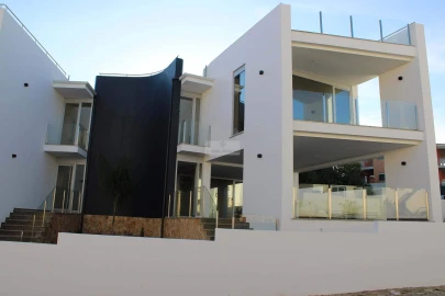 Moradia T4 para Venda em Lagos (São Sebastião e Santa Maria)