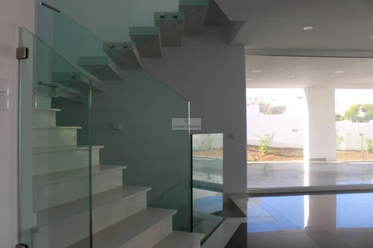 Moradia T4 para Venda em Lagos (São Sebastião e Santa Maria) Foto 16