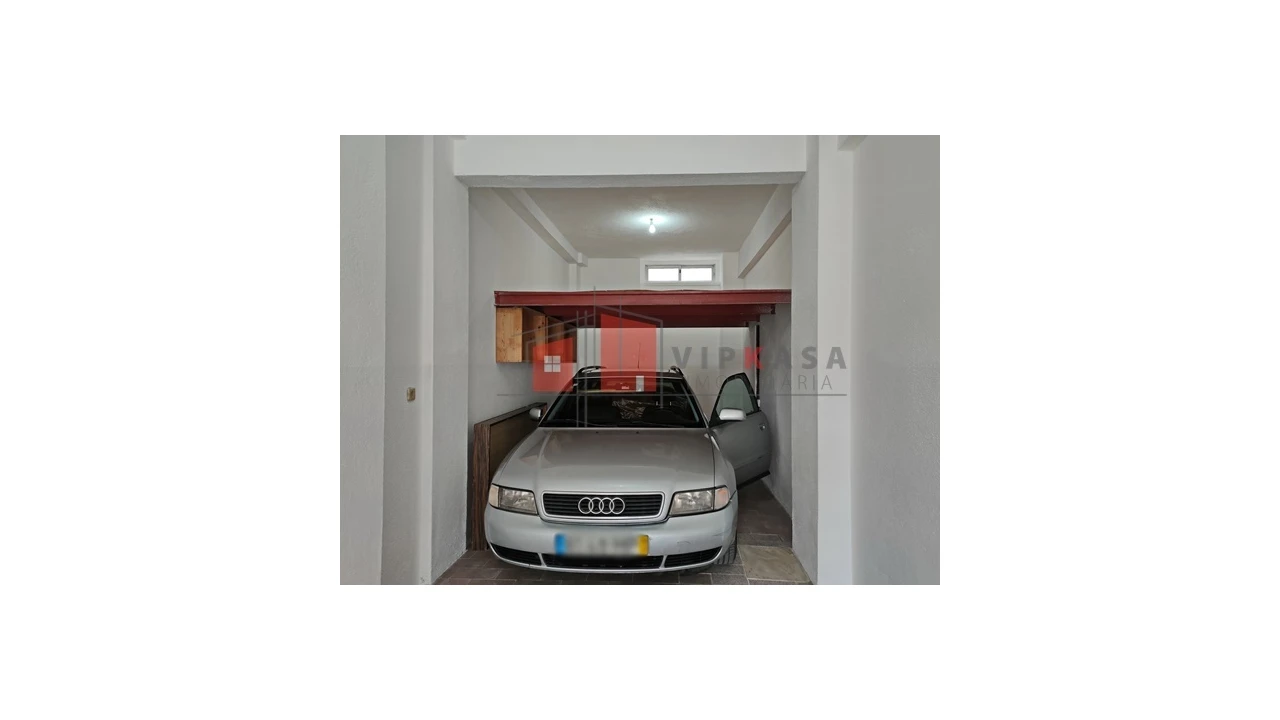 Garagem para Venda em Cacém e São Marcos Foto 2