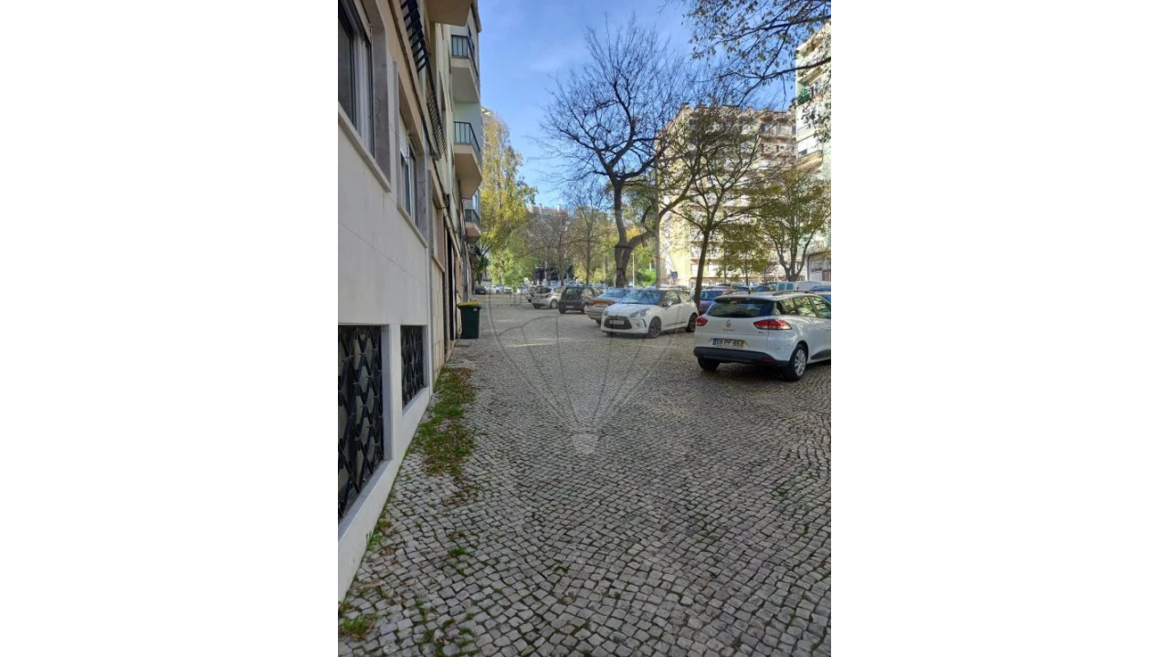 Loja para Venda em Benfica Foto 1