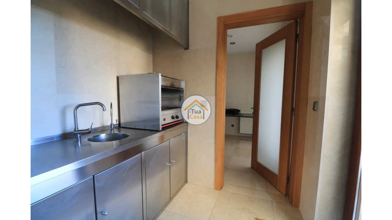 Moradia T5 para Venda em Travassô e Óis da Ribeira Foto 17