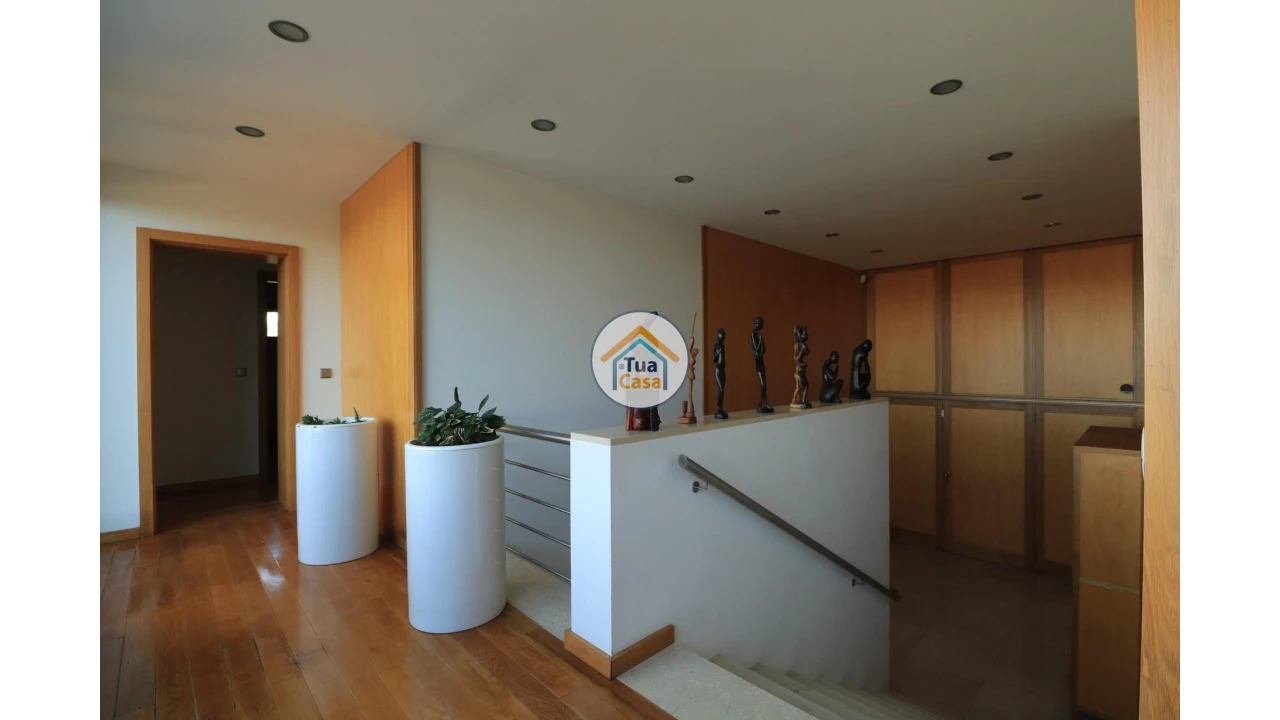 Moradia T5 para Venda em Travassô e Óis da Ribeira Foto 2