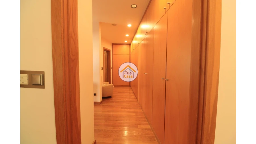 Moradia T5 para Venda em Travassô e Óis da Ribeira Foto 7