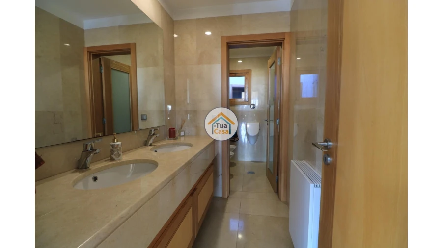 Moradia T5 para Venda em Travassô e Óis da Ribeira Foto 16