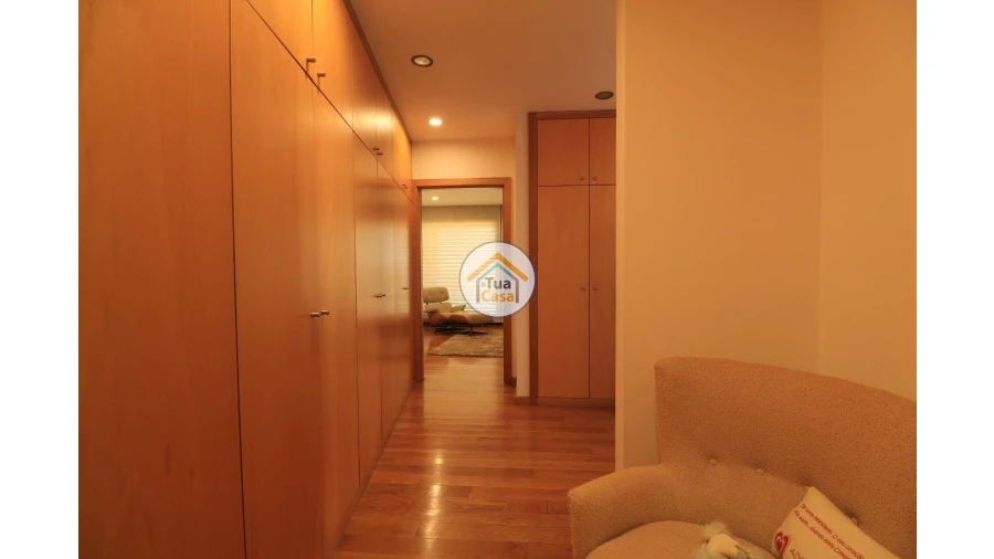 Moradia T5 para Venda em Travassô e Óis da Ribeira Foto 8