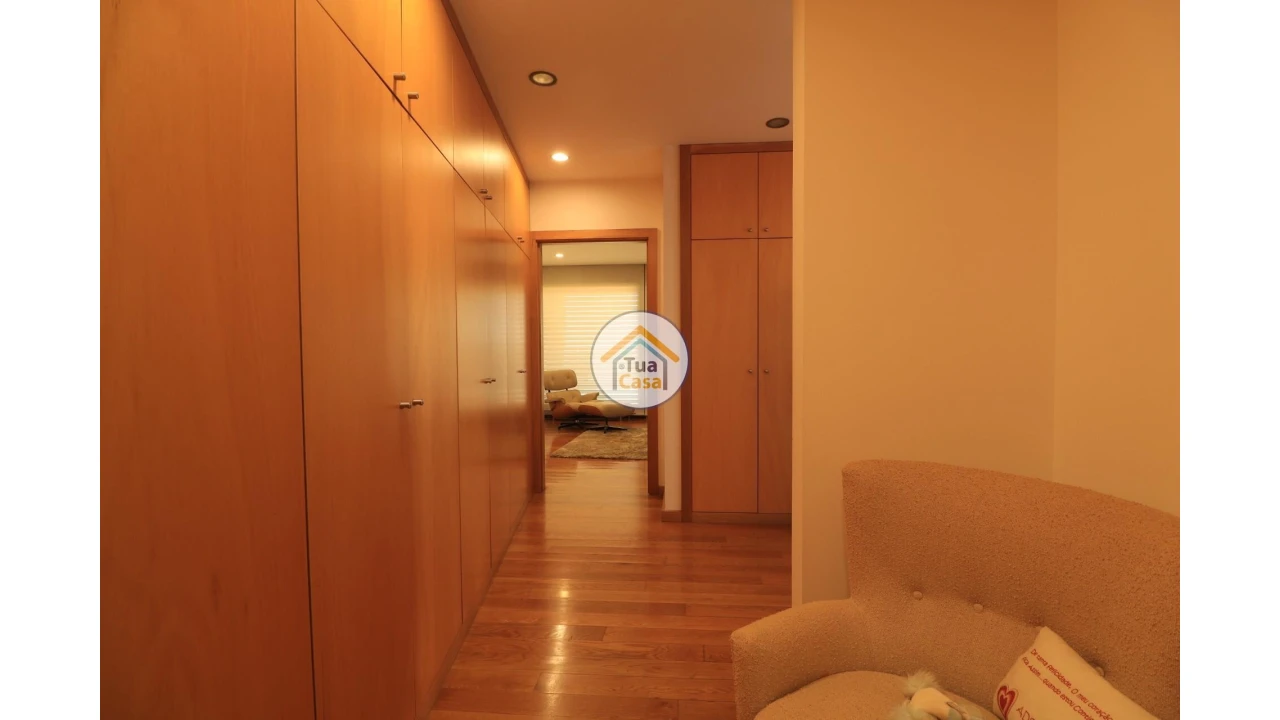 Moradia T5 para Venda em Travassô e Óis da Ribeira Foto 8