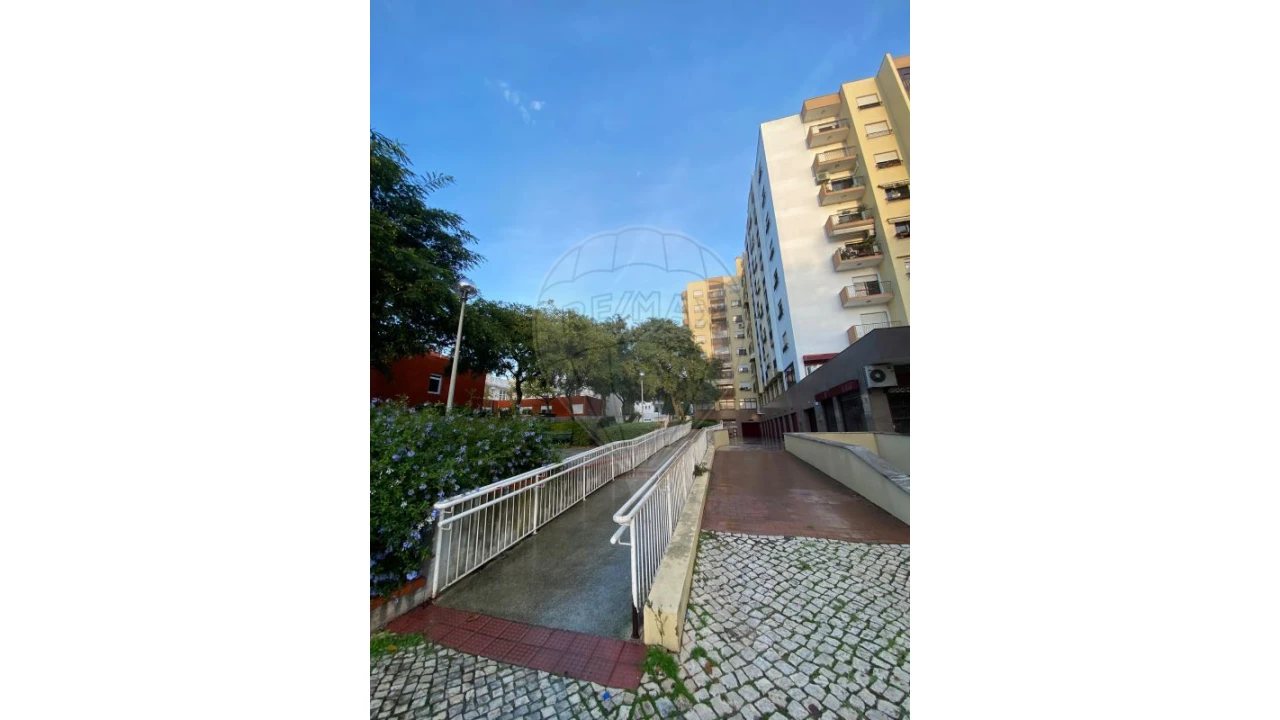 Loja para Venda em União das Freguesias de Setúbal Foto 3