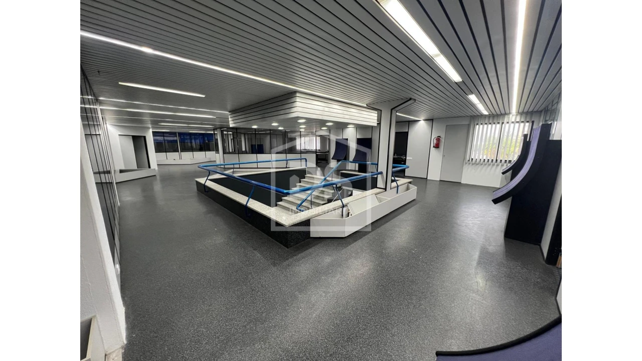 Armazém para Venda em Marinha Grande Foto 10