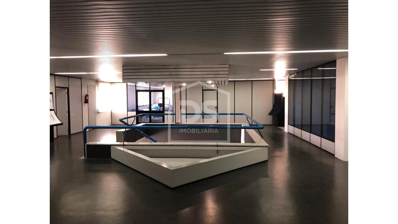 Armazém para Venda em Marinha Grande Foto 2