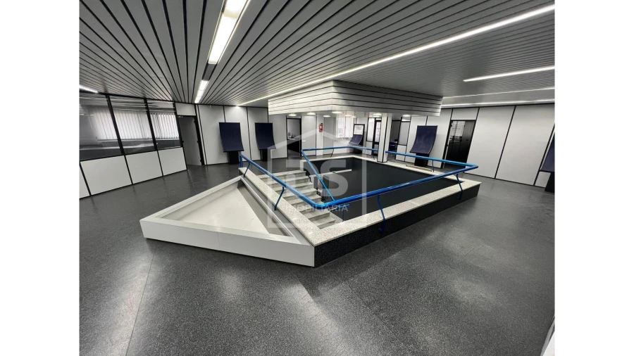 Armazém para Venda em Marinha Grande Foto 21