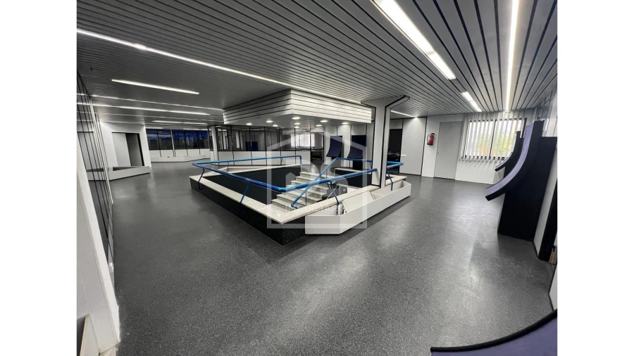Armazém para Venda em Marinha Grande