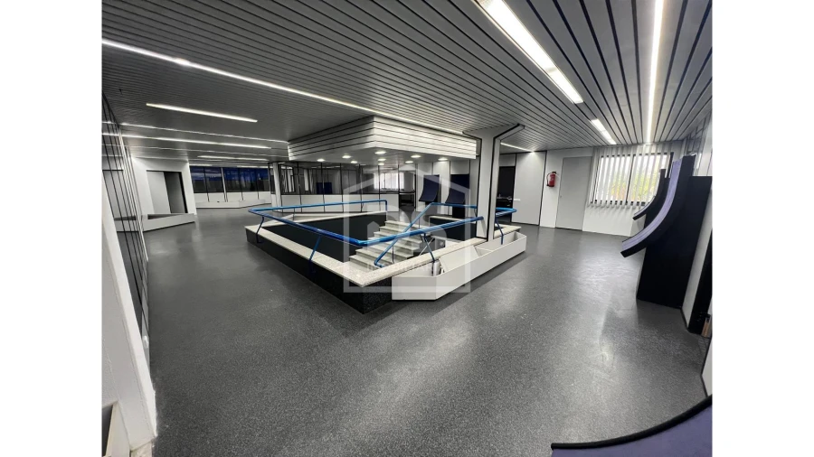 Armazém para Venda em Marinha Grande Foto 9