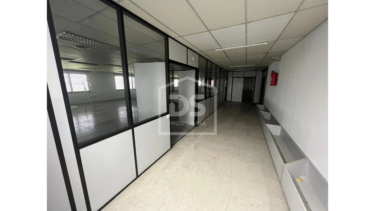 Armazém para Venda em Marinha Grande Foto 10