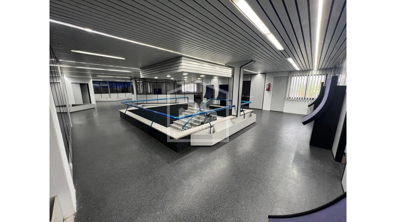 Armazém para Venda em Marinha Grande Foto 6