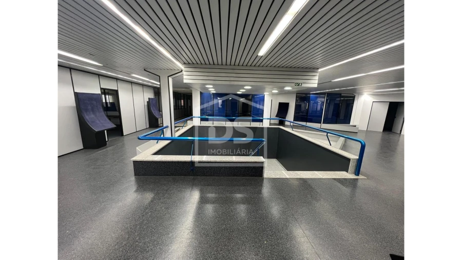 Armazém para Venda em Marinha Grande Foto 11