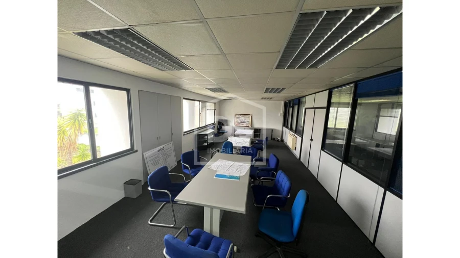 Armazém para Venda em Marinha Grande Foto 17