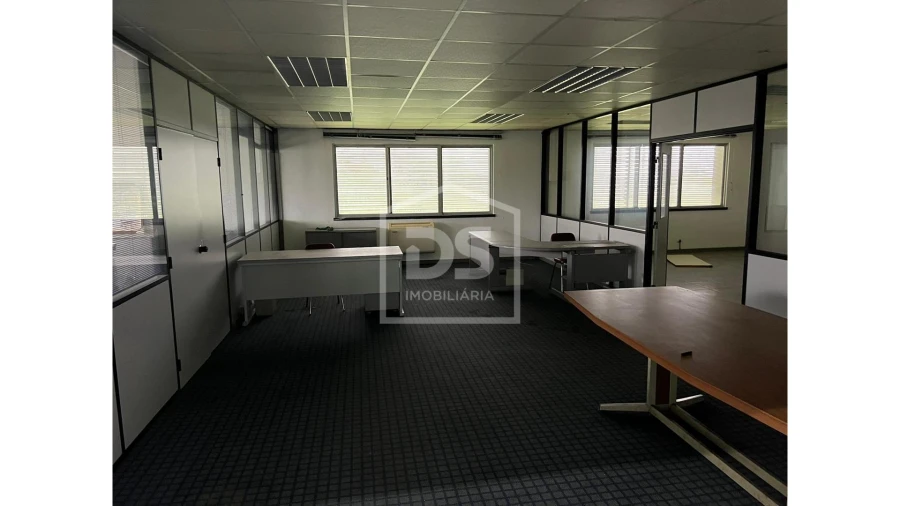 Armazém para Venda em Marinha Grande Foto 31