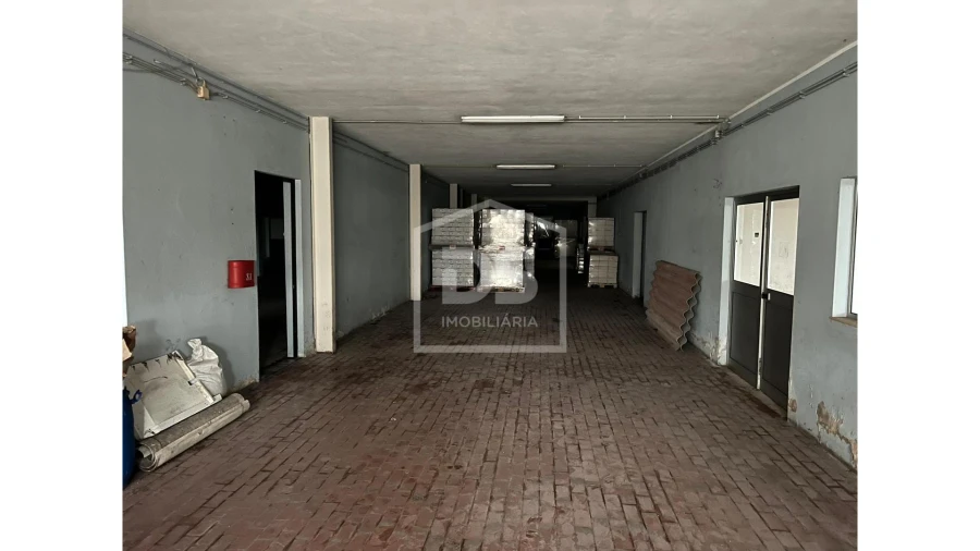 Armazém para Venda em Marinha Grande Foto 11