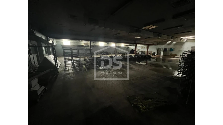 Armazém para Venda em Marinha Grande Foto 43