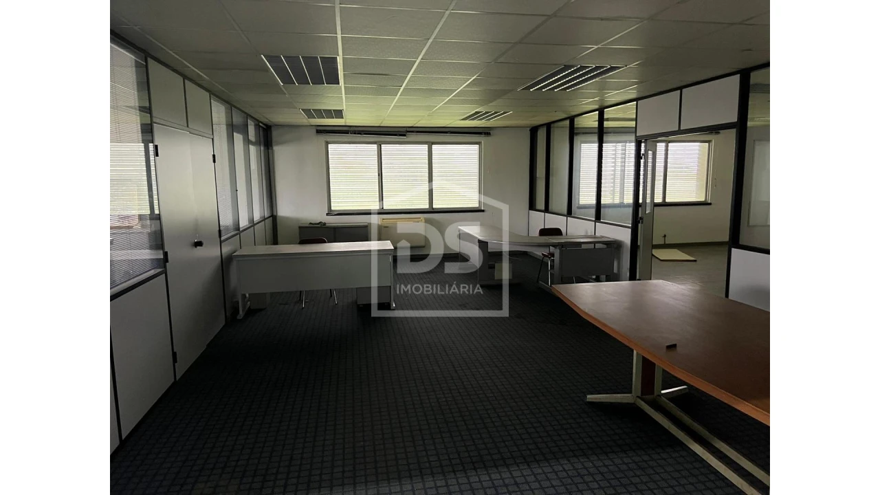 Armazém para Venda em Marinha Grande Foto 12