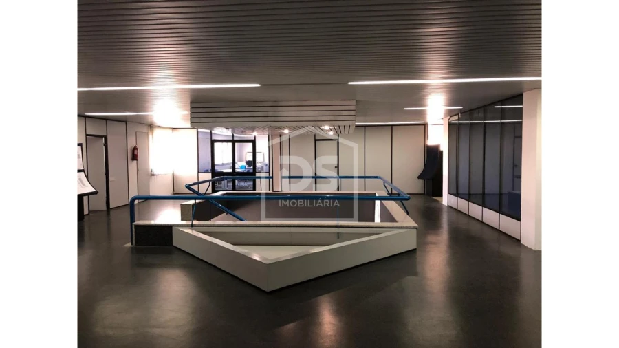 Armazém para Venda em Marinha Grande Foto 36