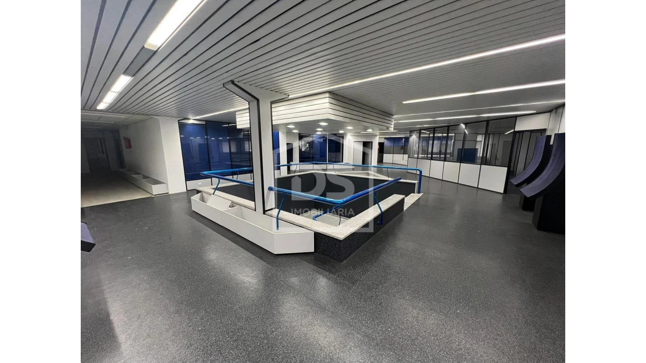 Armazém para Venda em Marinha Grande Foto 2