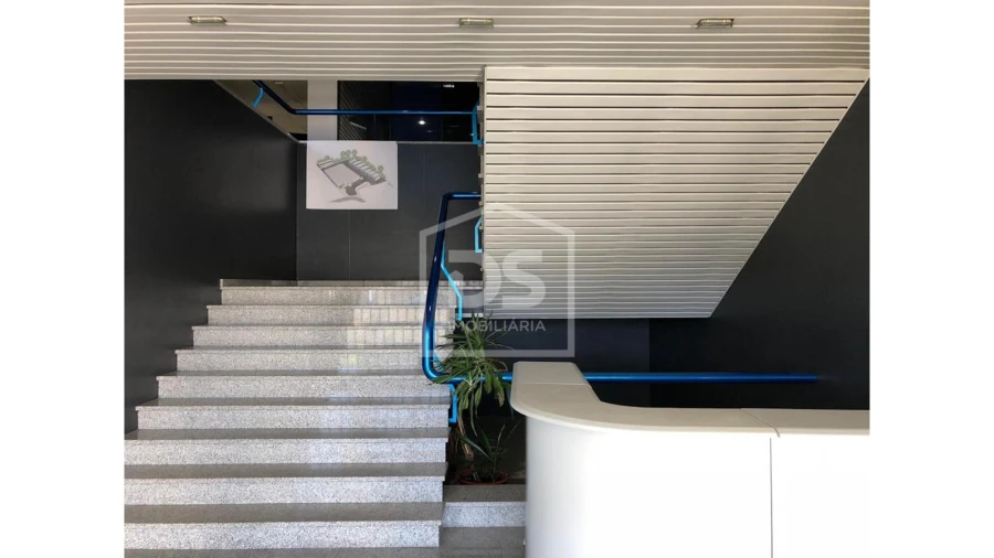 Armazém para Venda em Marinha Grande Foto 31