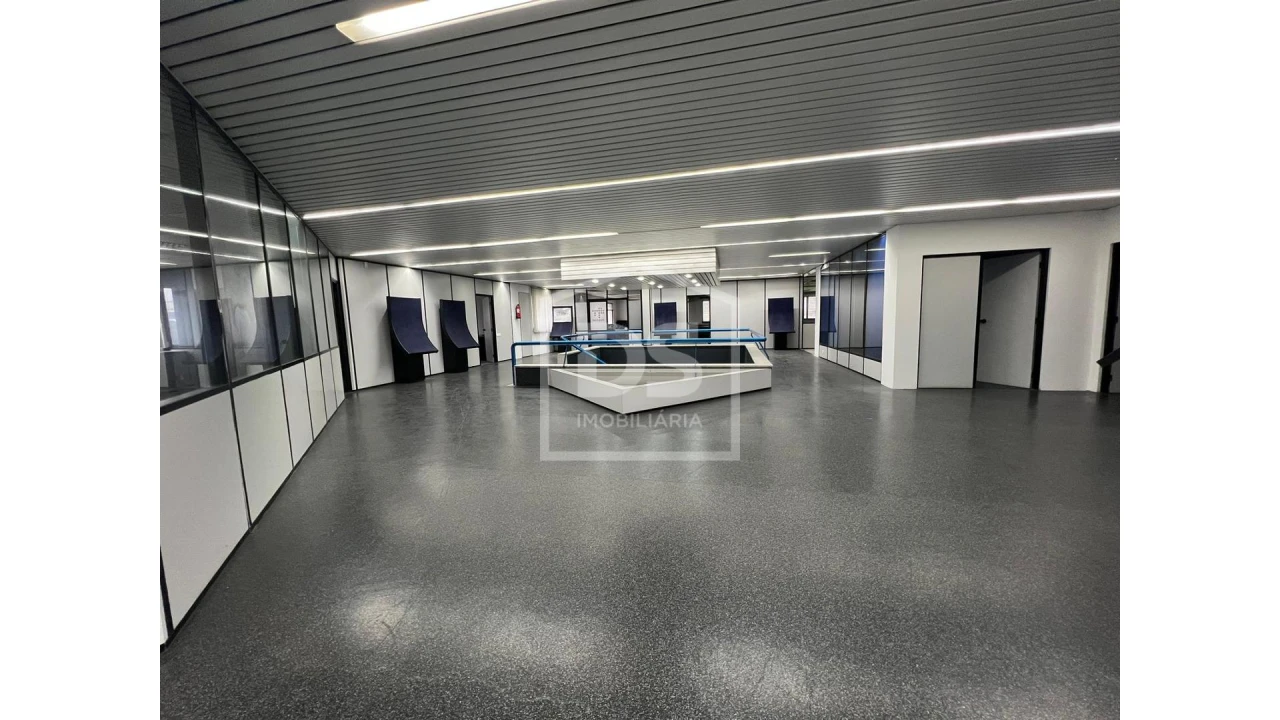 Armazém para Venda em Marinha Grande Foto 38