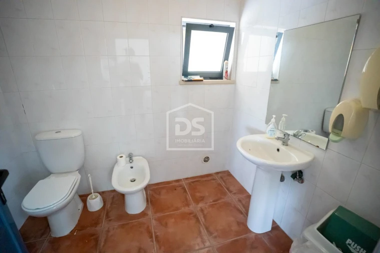 Armazém para Venda em Marinha Grande Foto 19