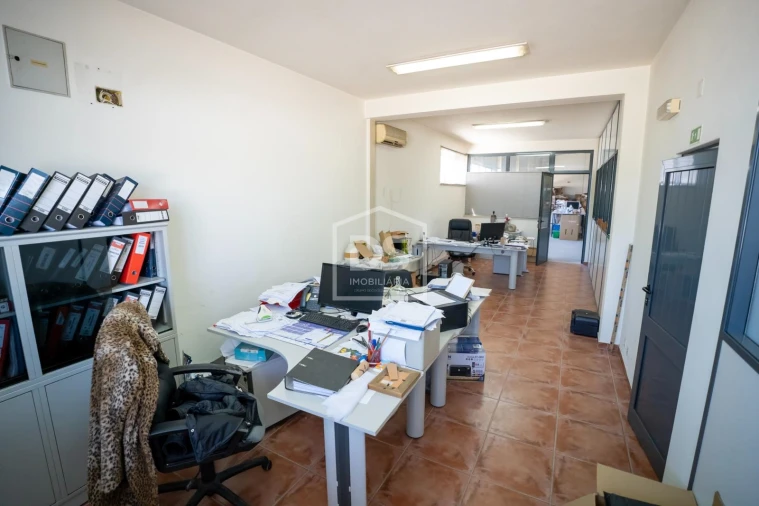Armazém para Venda em Marinha Grande Foto 14