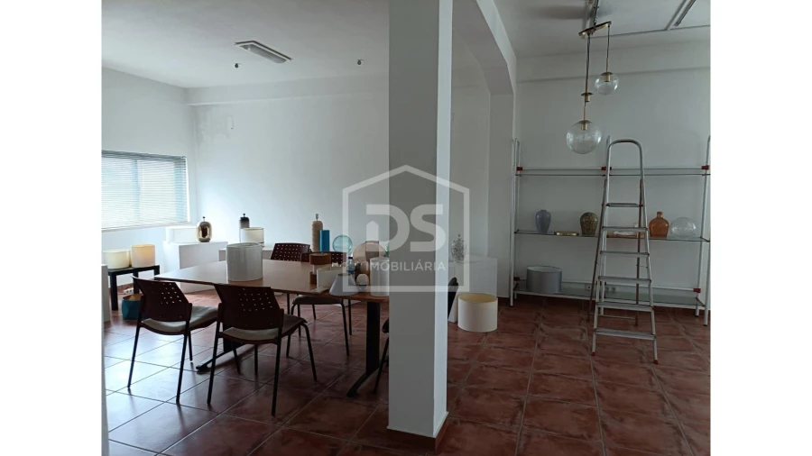 Armazém para Venda em Marinha Grande Foto 2