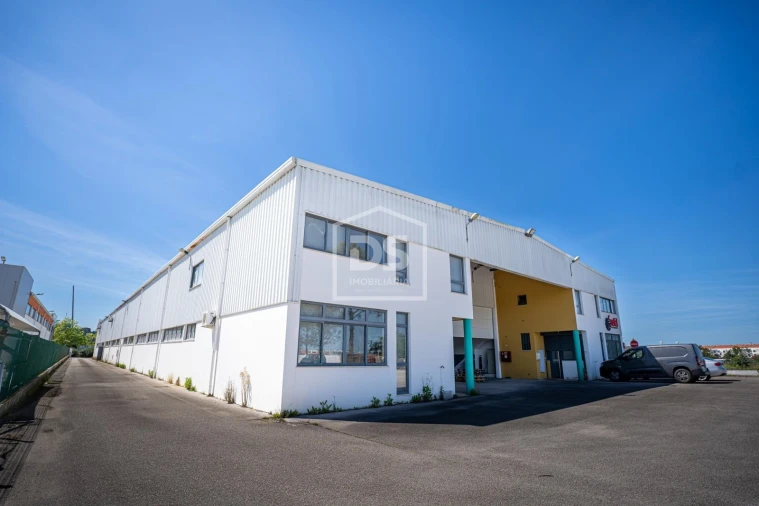 Armazém para Venda em Marinha Grande