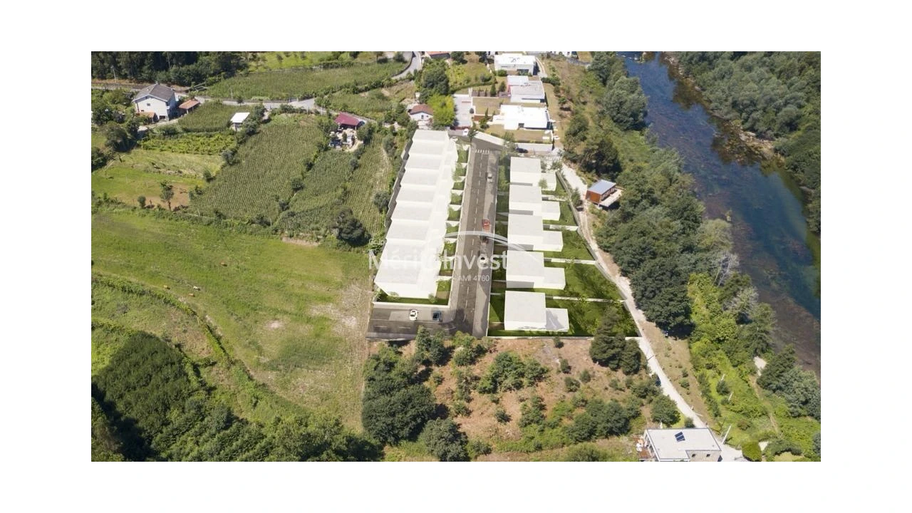Terreno para Venda em Águas Santas e Moure Foto 1
