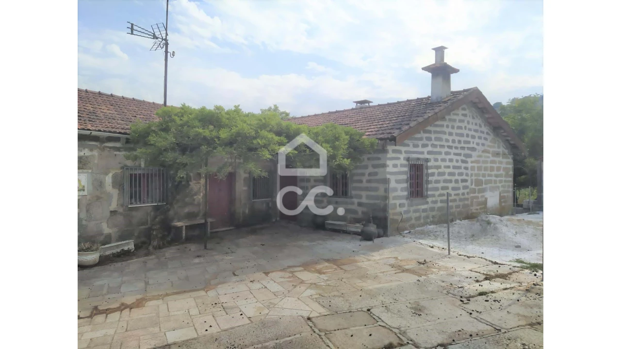 Quinta T4 para Venda em Oliveira, São Paio e São Sebastião Foto 6