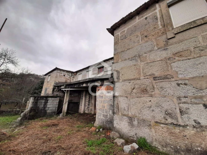 Quinta T4 para Venda em Oliveira, São Paio e São Sebastião Foto 3
