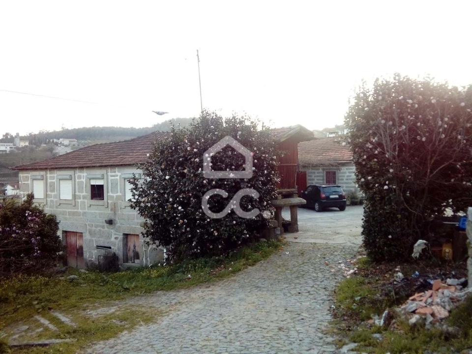 Quinta T4 para Venda em Oliveira, São Paio e São Sebastião Foto 1