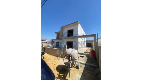 Moradia T4 para Venda em Azeitão (São Lourenço e São Simão)
