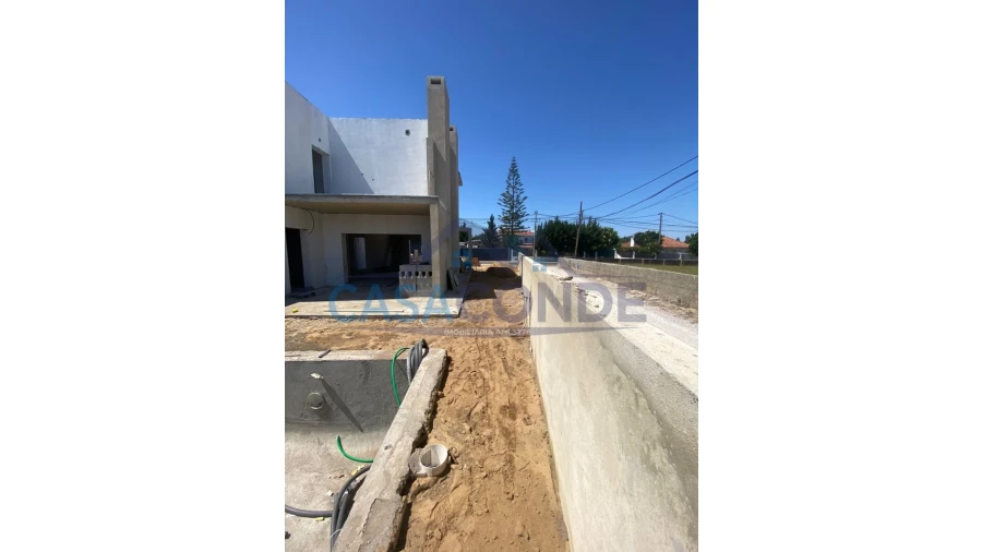 Moradia T4 para Venda em Azeitão (São Lourenço e São Simão) Foto 4