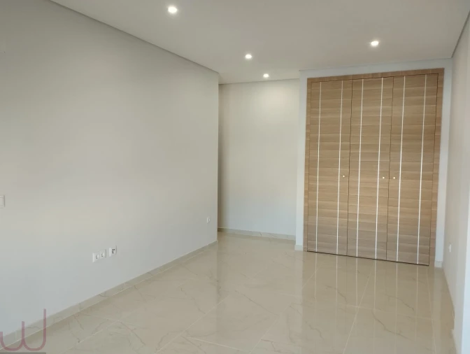Apartamento T5 para Venda em São Brás de Alportel Foto 6
